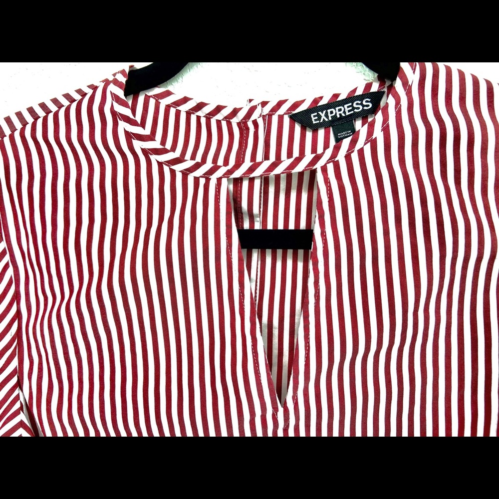 Express pin stripped top - Picture 2 of 3